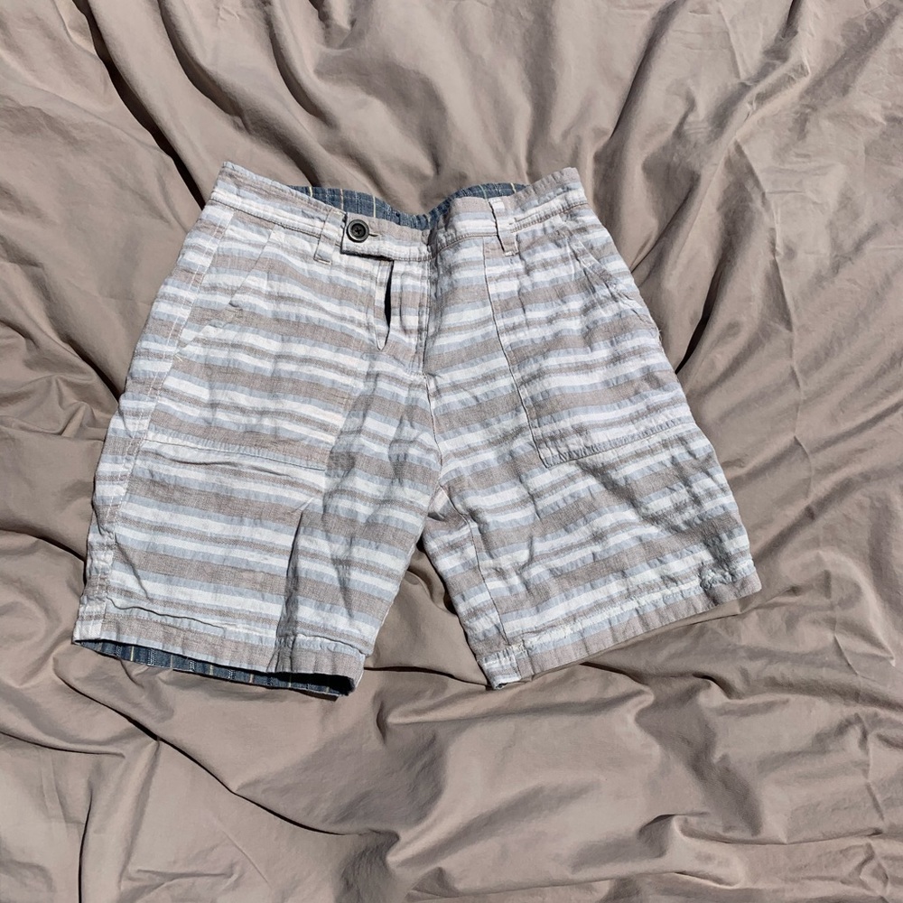 Reversible linen shorts
